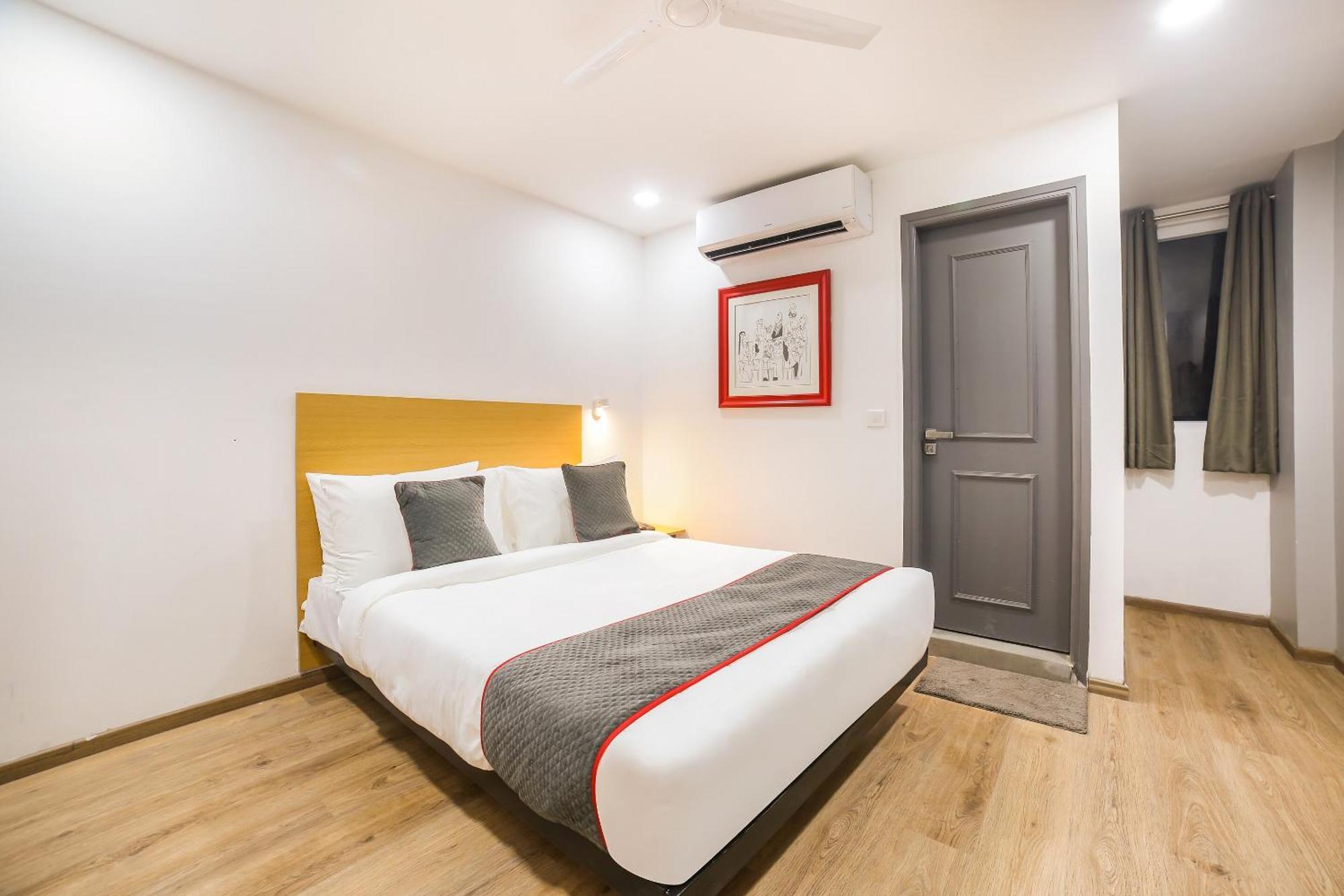 Collection O Ajanta Hotel Нью-Дели Экстерьер фото